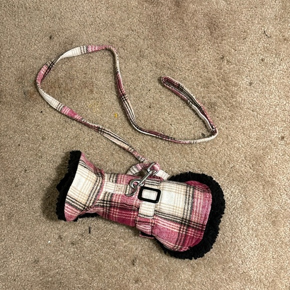 Other - fuzzy dog jacket with leash